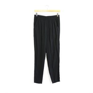 H&M slim slouchy black jogger pants 6 fits 4 Small pockets trendy casual relaxed